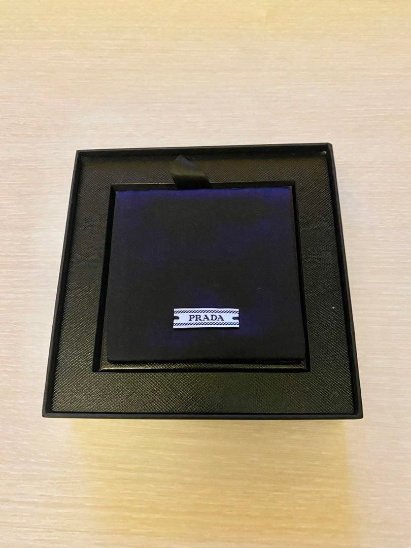 【希少】PRADAブレスレット AMEX CENTURIONコラボ