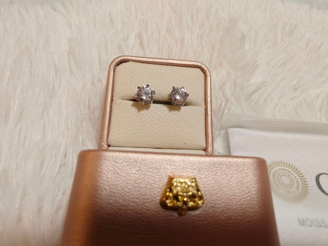 【2ct 】人工ダイヤモンド 最高品質 モアサナイト 6爪 ピアス