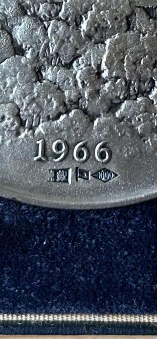 明治天皇御肖像牌　明治百年記念　1966