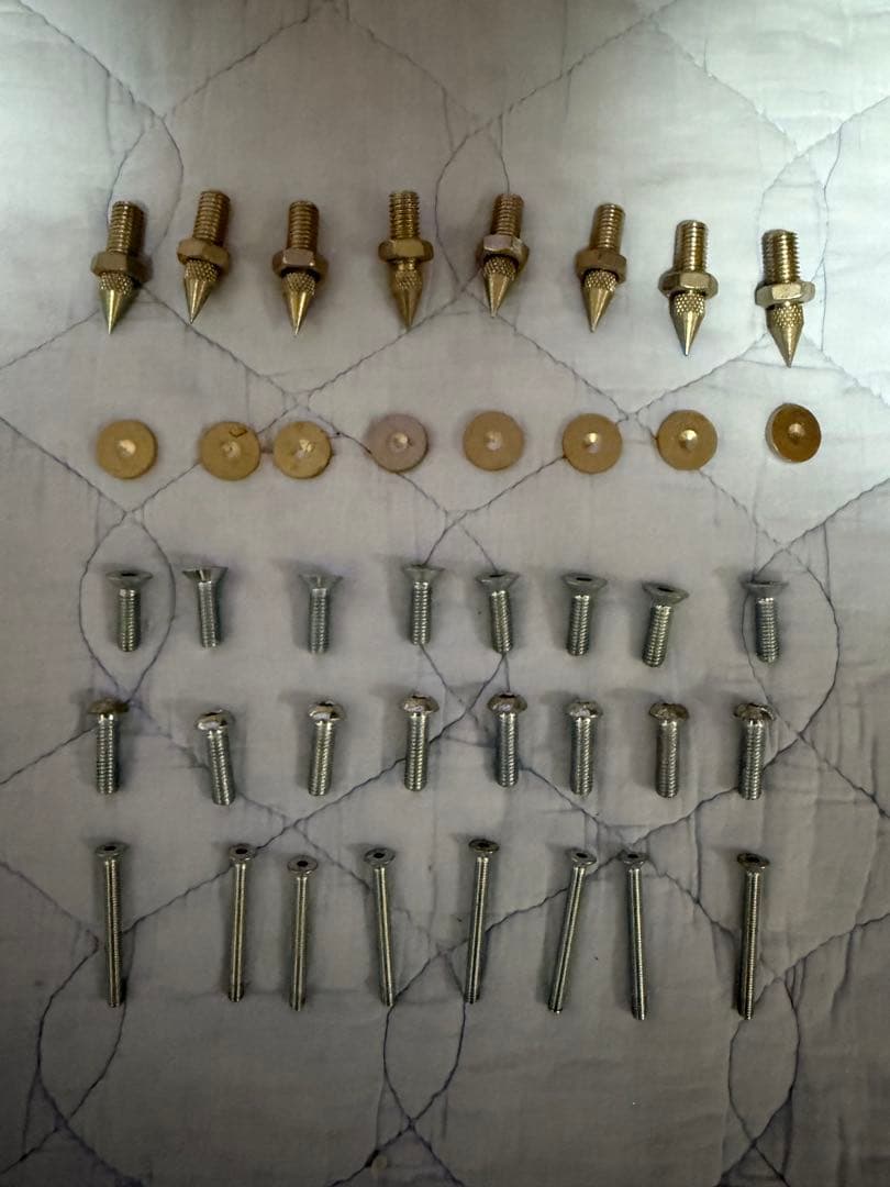 Dynaudio　ディナウディオ　スピーカースタンド