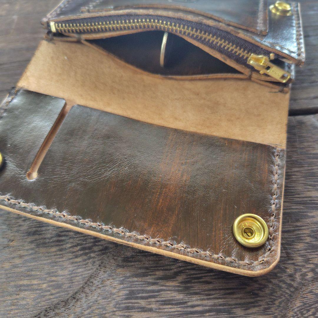 ミドルサイズ トラッカーウォレット 茶色 バラのカービング