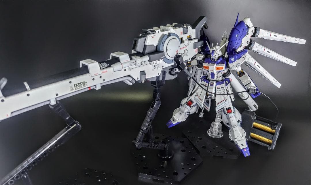 RG hi-νガンダム　全塗装　完成品　ハイパー・メガ・バズーカ・ランチャー