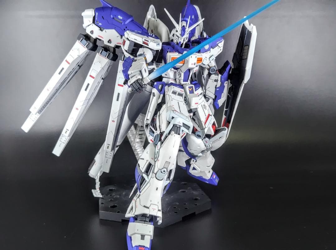 RG hi-νガンダム　全塗装　完成品　ハイパー・メガ・バズーカ・ランチャー