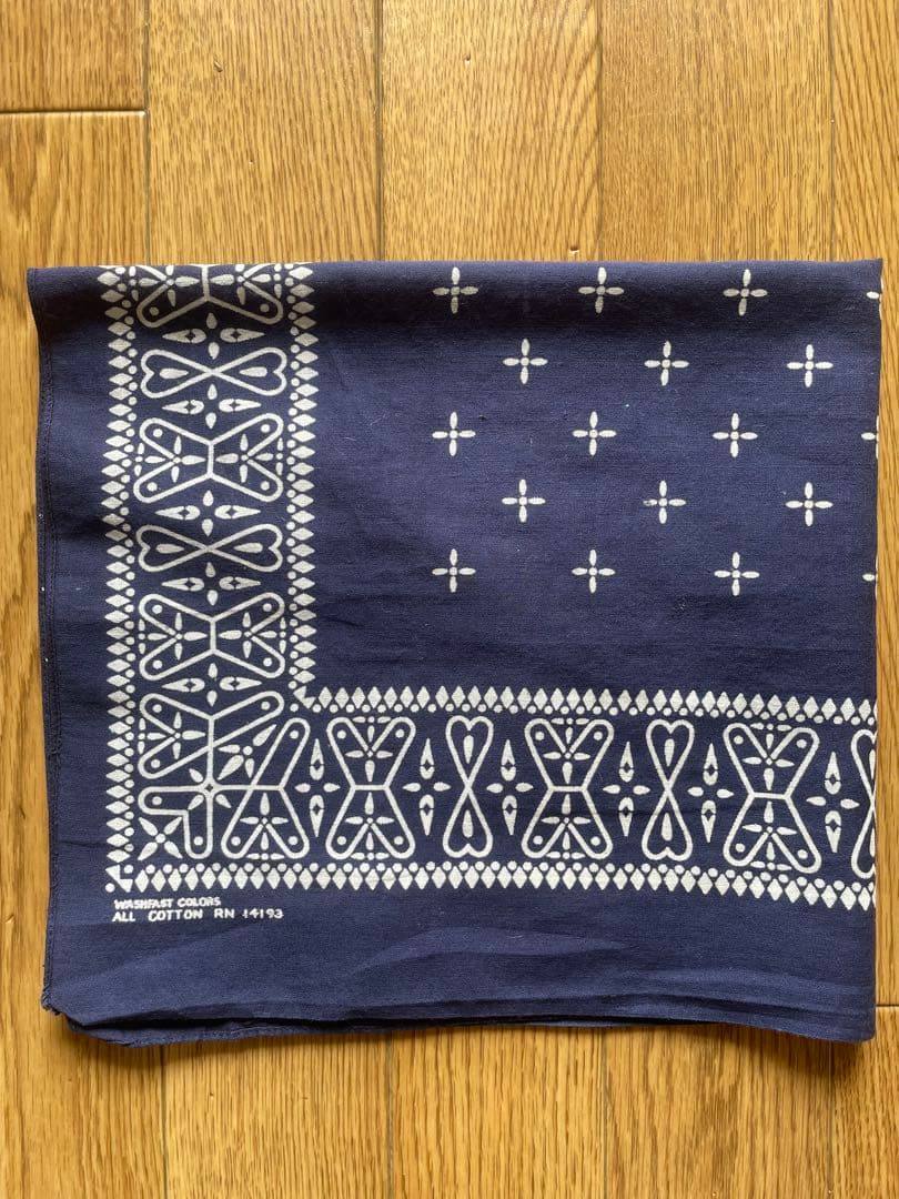 希少　ヴィンテージ　バンダナ　　クロス柄　　ネイビー　黒　USA製　断捨離