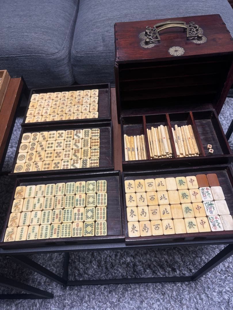 本場中国製80年前の上質な鹿の骨材と竹材の麻雀セット唐木箱付き全牌完備　送料無料