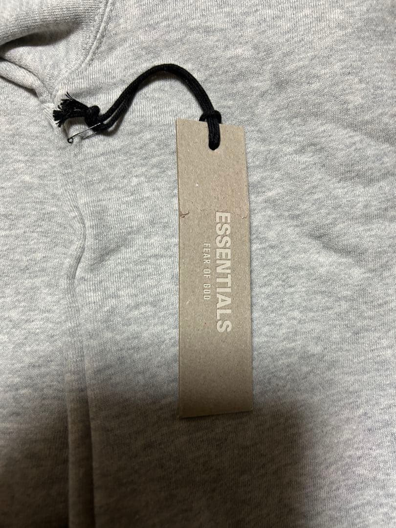 エッセンシャルズ　スエットパーカー　 ユニセックス　Lサイズ