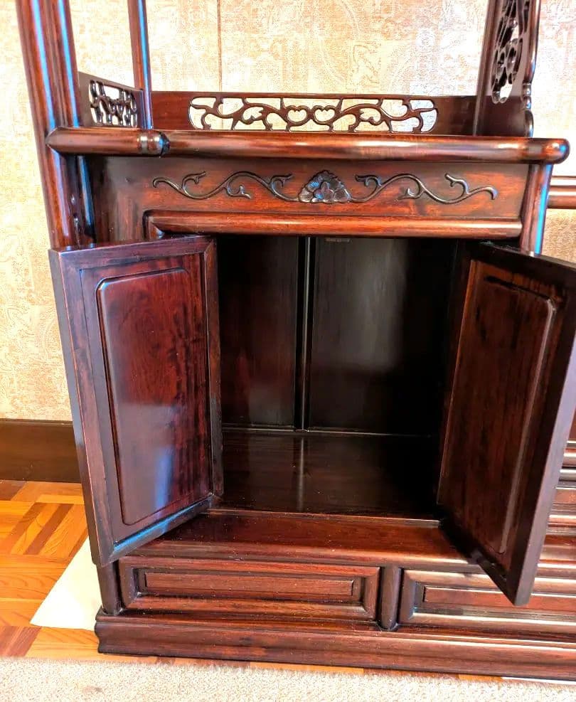 木製彫刻装飾収納棚　茶箪笥　飾り棚