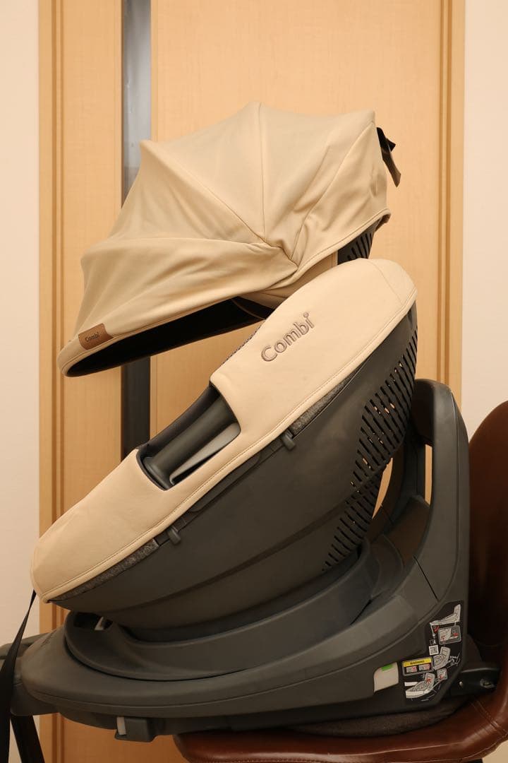 【週末値下げ25,000円より】コンビ　THE S ザエス　チャイルドシート