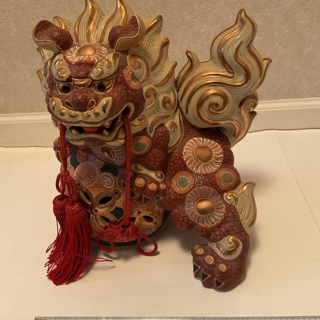 九谷焼　色絵金彩玉乗り唐獅子