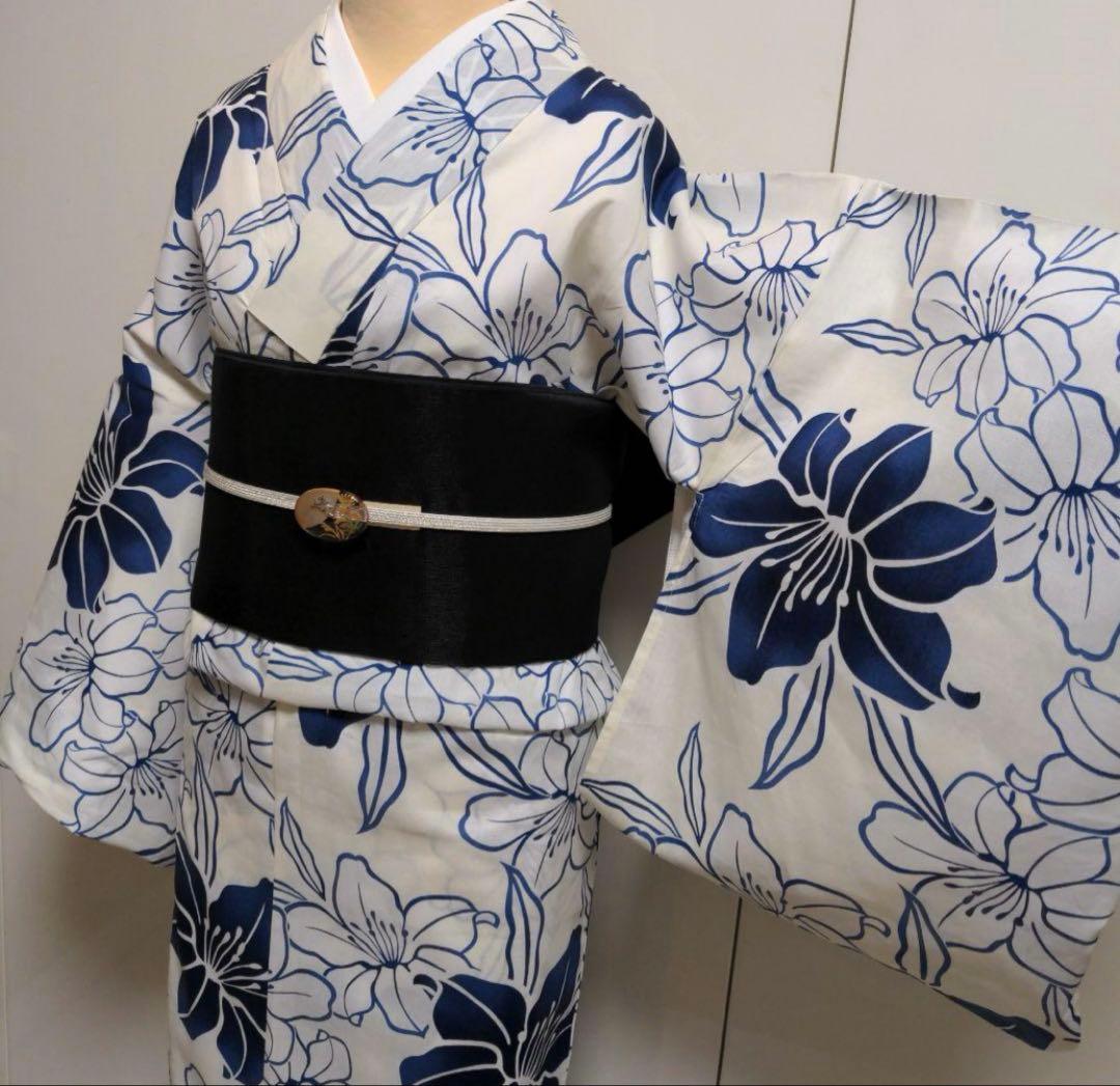 浴衣　ゆかた Mサイズ　ユカタ 綿100%　白✖️ネイビー 花 浴衣単品販売 M