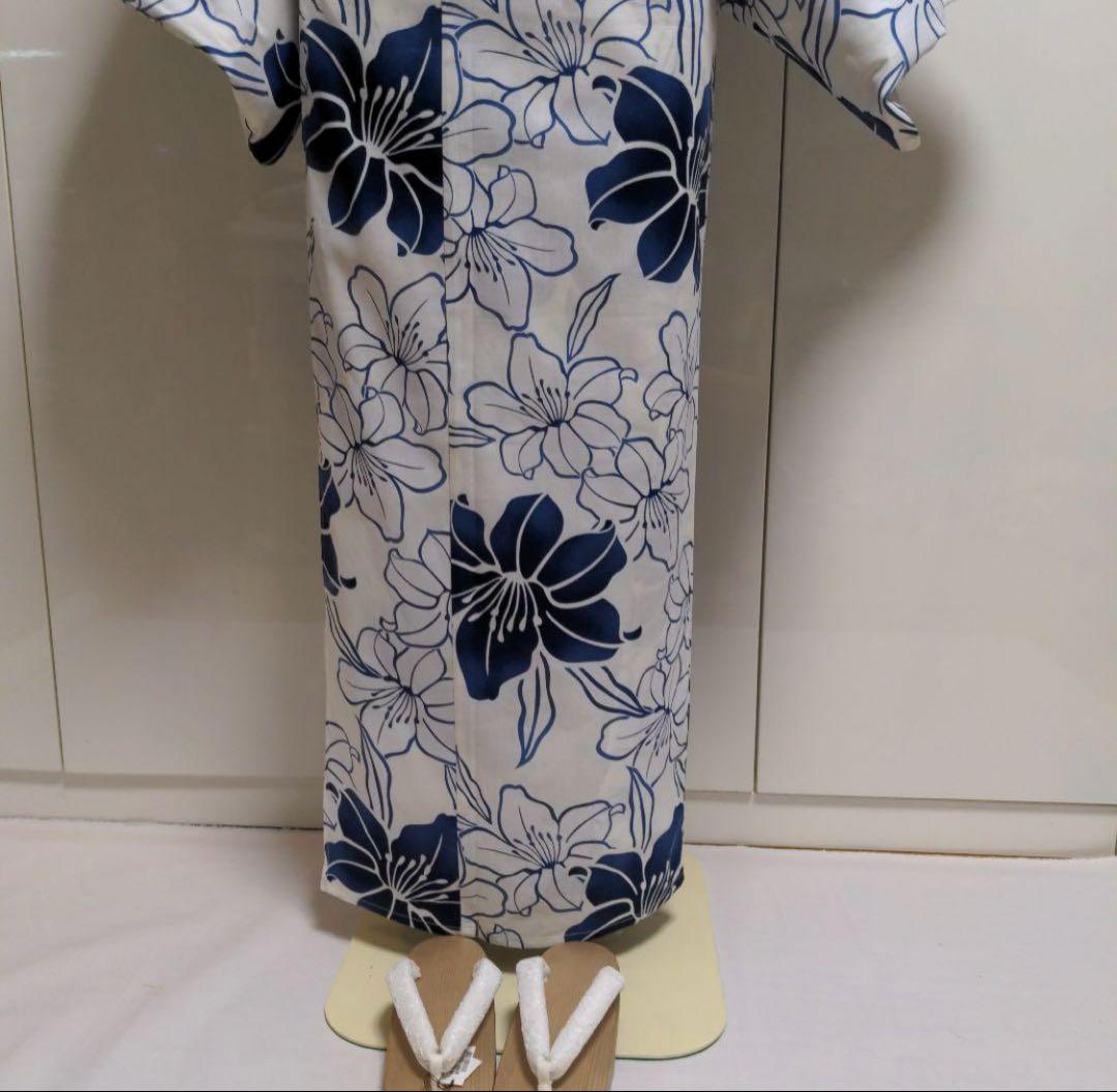 浴衣　ゆかた Mサイズ　ユカタ 綿100%　白✖️ネイビー 花 浴衣単品販売 M