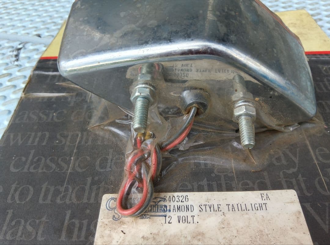 ダイアモンドスタイル　テールランプ　ハーレー　チョッパー　スーパーパーツ製