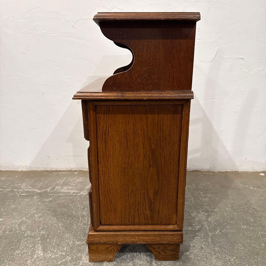 ビンテージ　木製サイドテーブル　3段チェスト　ベッドサイドテーブル