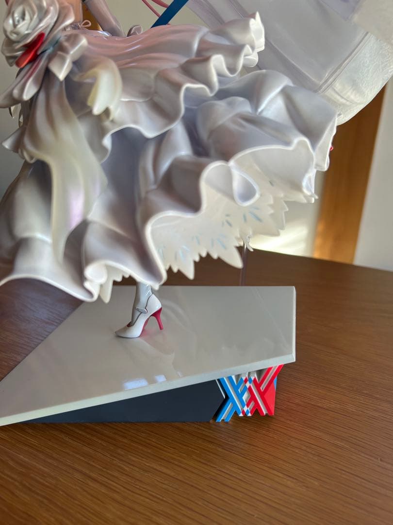 ル*カ様 ダーリンインザフランキス　ゼロツー　フィギュア　ウェディング　ポストカ