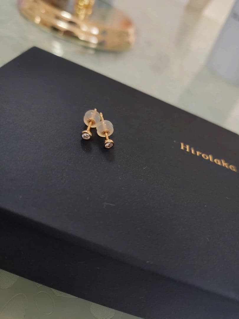 ヒロタカ　両耳　K18 CASCADE ダイヤモンド ピアス　18K 0.07