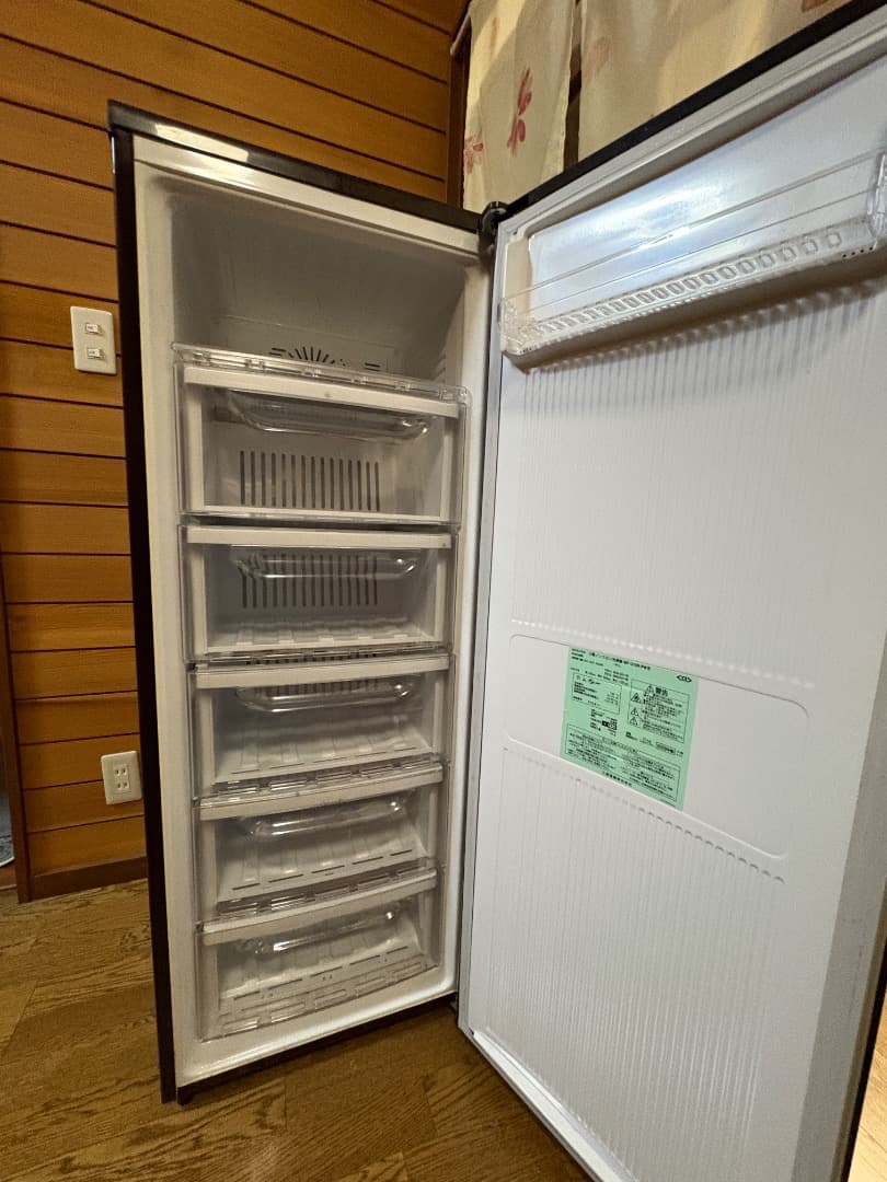 送料・設置まで込み 冷凍庫 三菱 MF-U14N-PW 2009年製