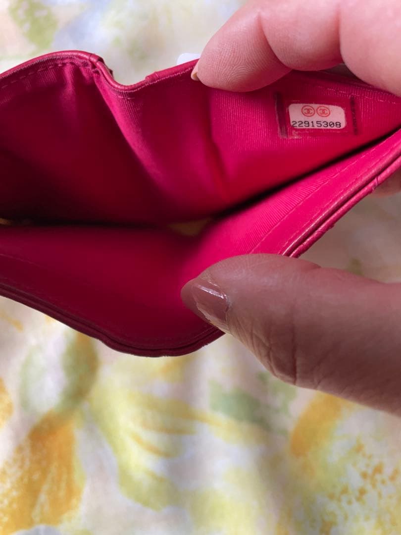 CHANEL ショッキングピンク 三つ折り財布