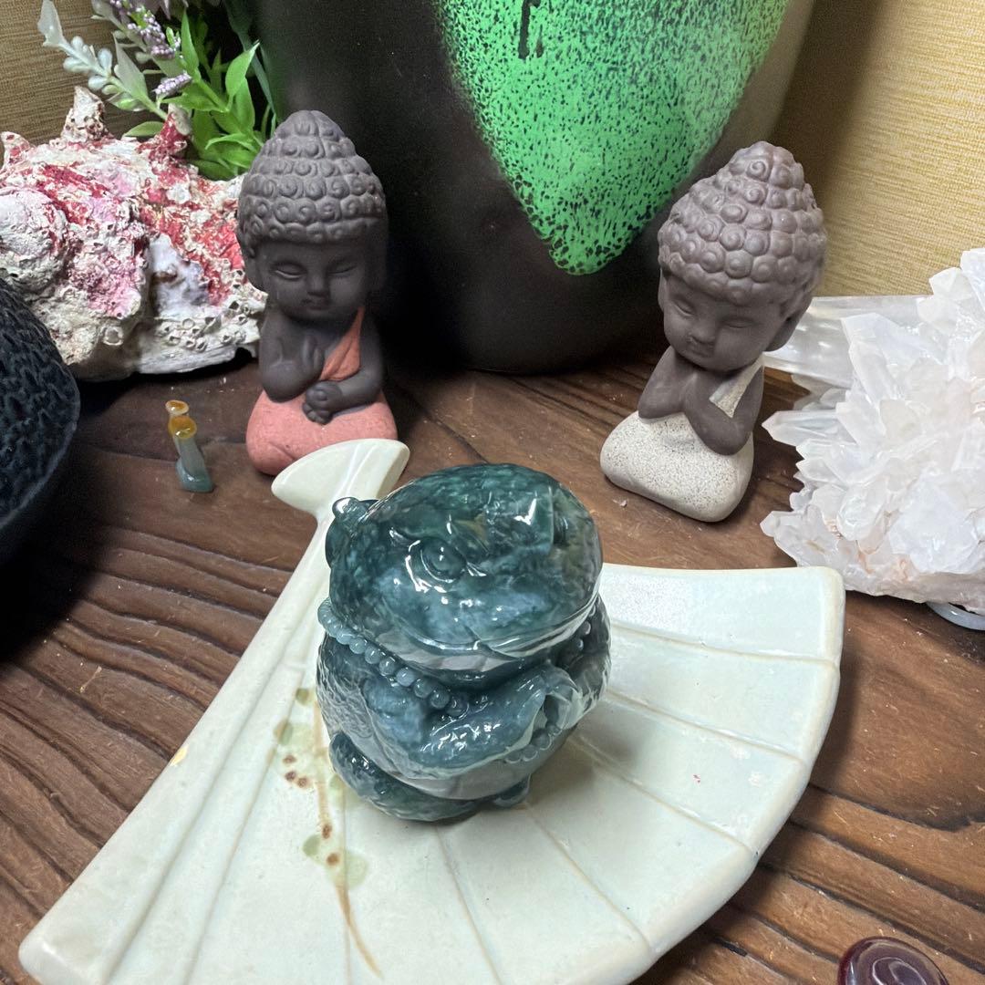 本翡翠、氷藍水開運、金運、福祈り、御守り銭蛙、金蟾