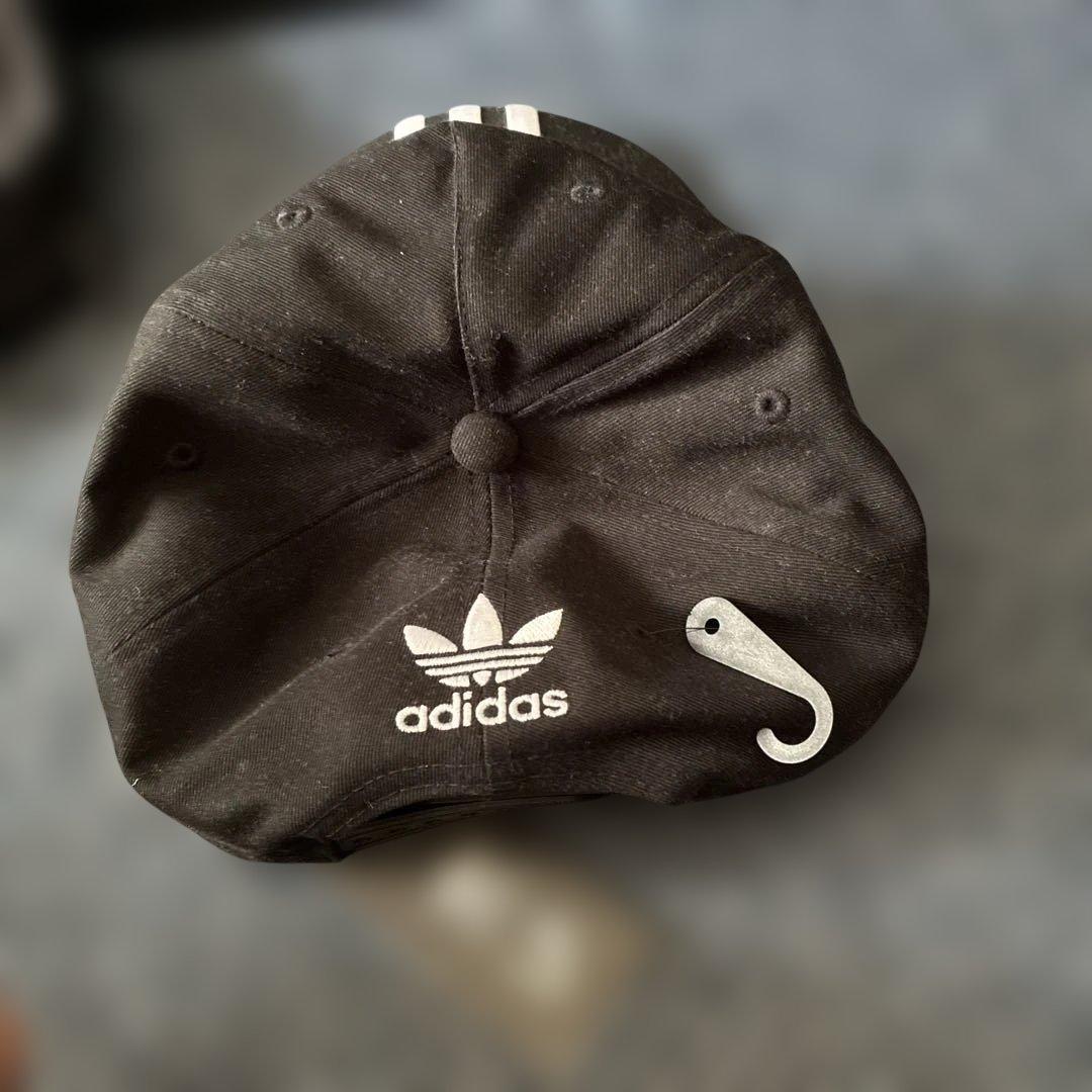 Korn adidas キャップ 黒