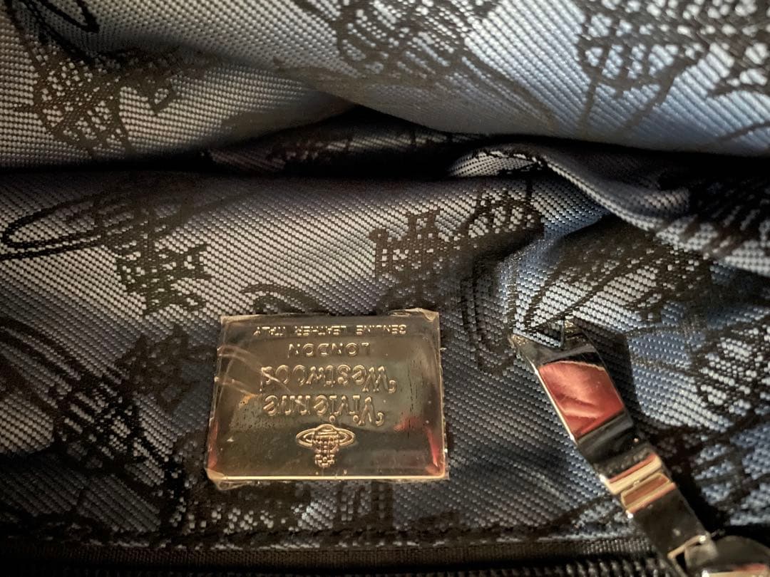 ヴィヴィアンウエストウッド　レザーバッグ