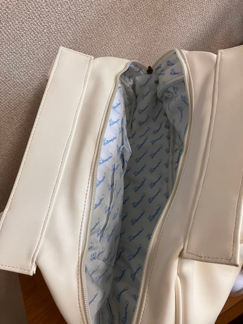 【新品 未使用】メタモルフォーゼ プレート付スカラップバッグ（オフホワイト色）