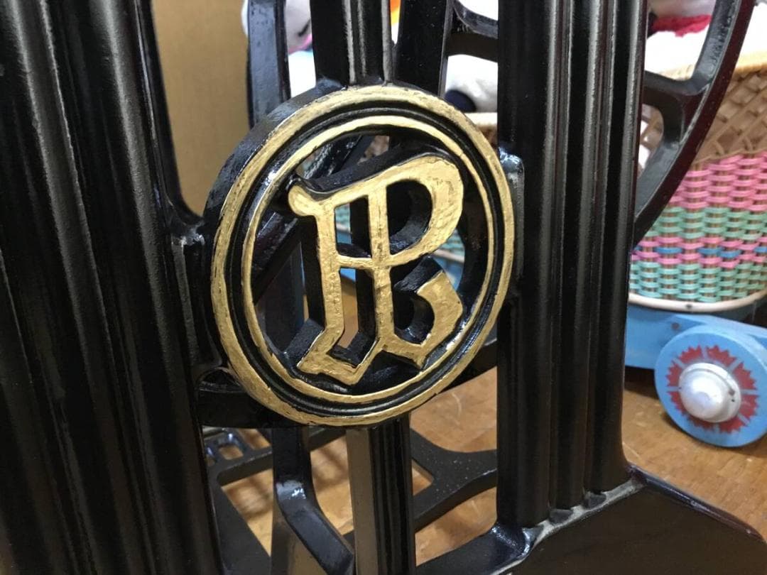 JACK TSUGAMI職業用足踏みミシン鉄脚　大型　 テーブルに！