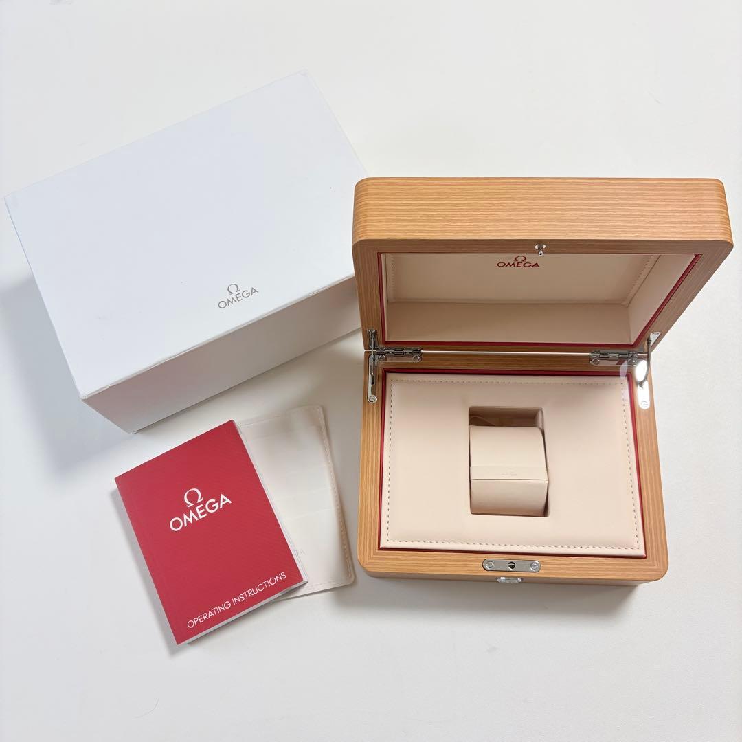 美品　オメガ　腕時計　ウォッチ　ケース　空箱　木目調　現行品