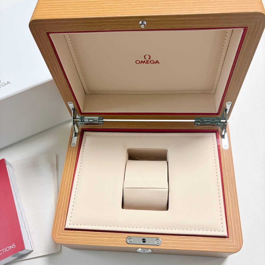 美品　オメガ　腕時計　ウォッチ　ケース　空箱　木目調　現行品