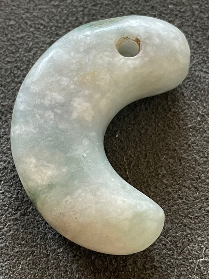 古墳時代 翡翠勾玉 出土品