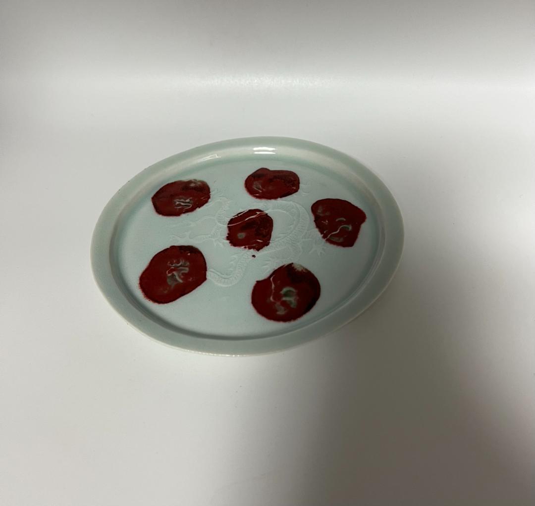 元時代　白釉釉裏紅飛斑暗刻龍紋盤　古盤　皿　唐物　古賞物　(D-43)