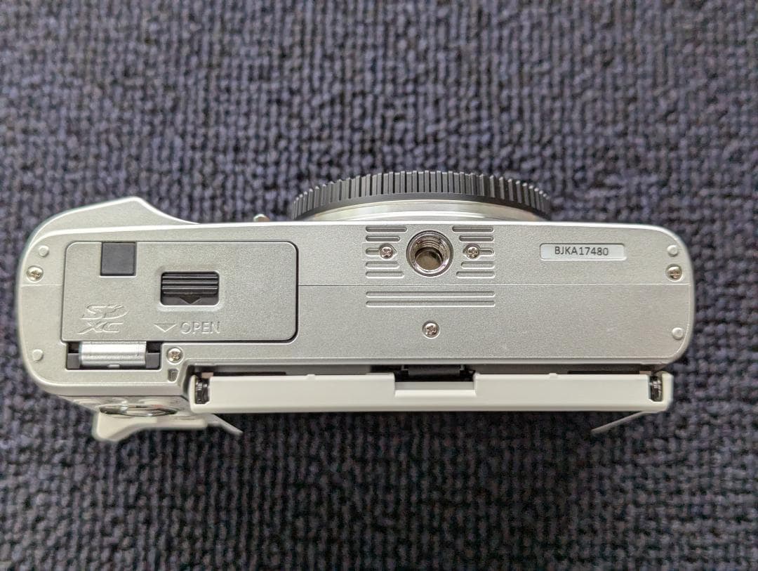 【美品】オリンパス PEN E-P7 ボディ ホワイト ペン OLYMPUS