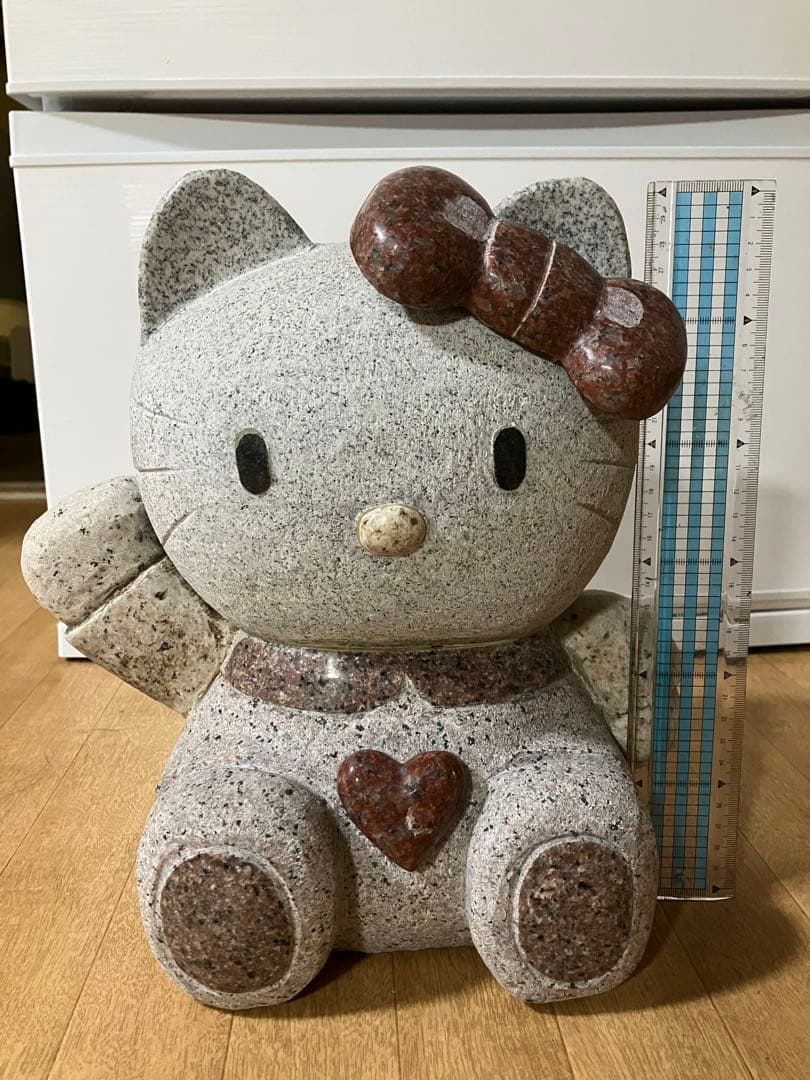 ハローキティ 石像