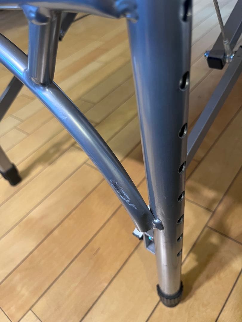 セブンエステ超軽量アルミ製　折りたたみ 簡易ベッド FLY エステべッド