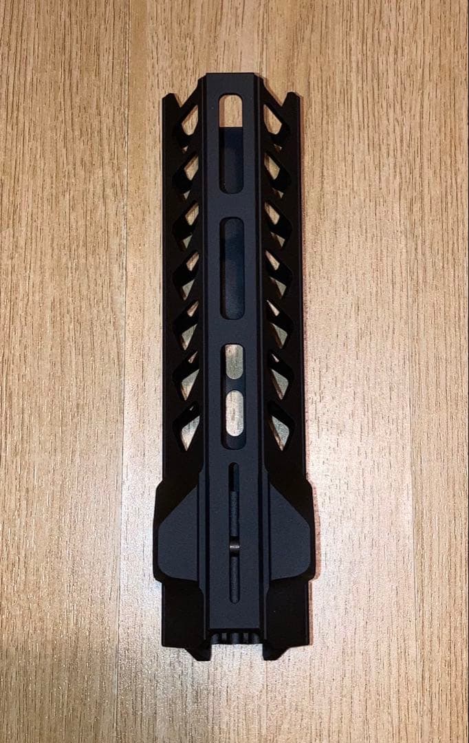 ストライクインダストリーズ　7インチ　ストライクレイル　リアルパーツ