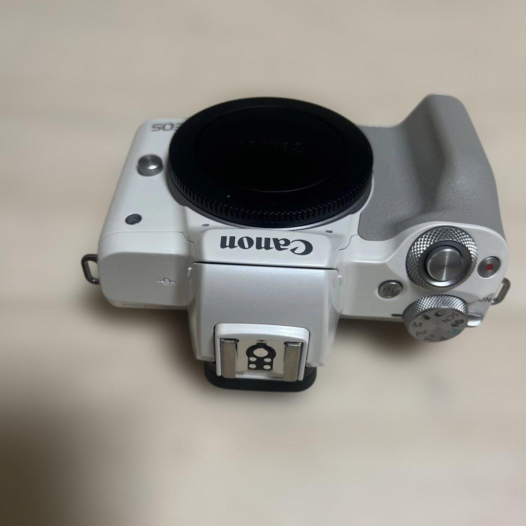 Canon EOS デジタル一眼レフカメラ ホワイト　ボディのみ　美品