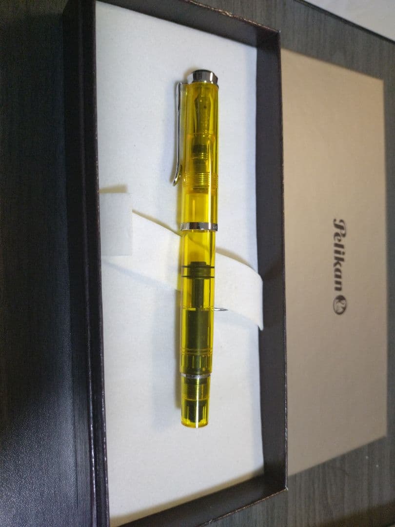 Pelikan 万年筆 イエロー 樹脂製