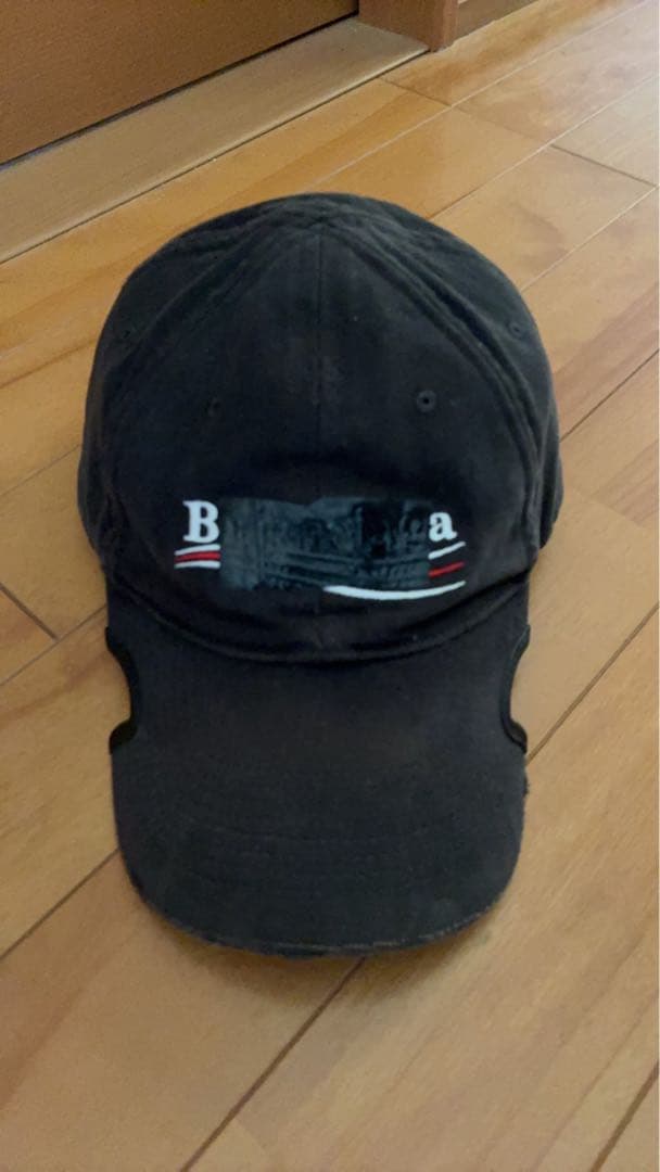 バレンシアガ　キャップ