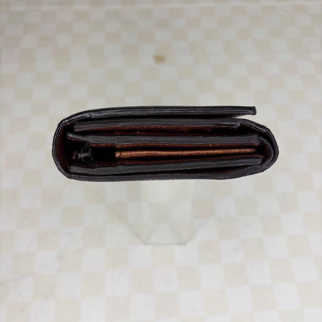 極美品　FENDI フェンディ　長財布　三つ折り　M06