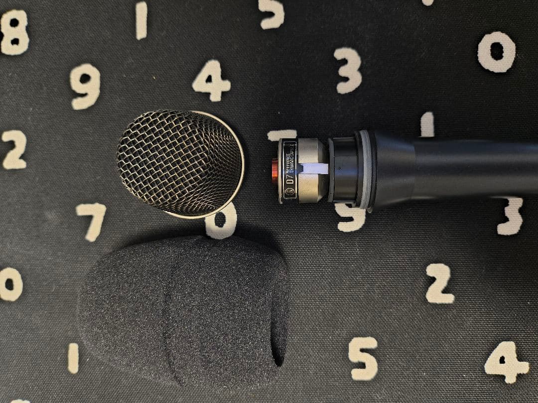 野*口様 AKGマイク　D7 スイッチ付き　純正マイクカバー付き
