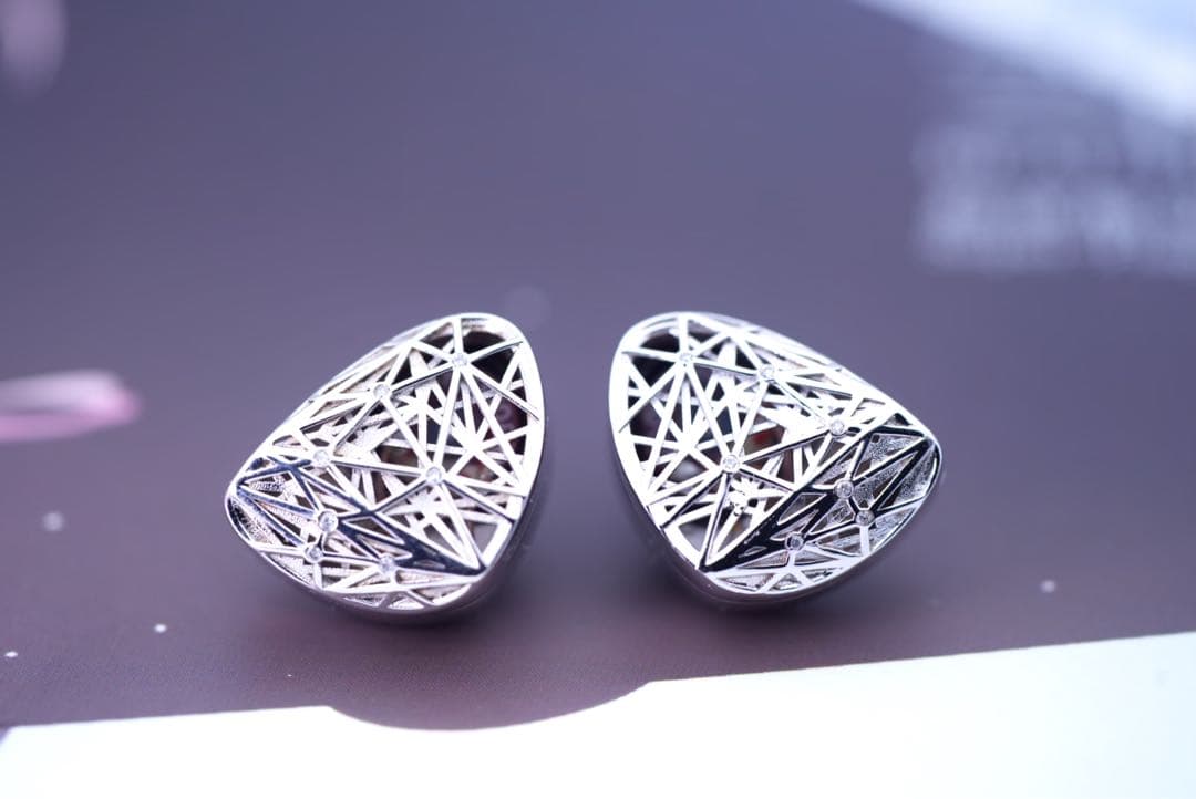 【1/5まで出品】MOONDROP 雪月花