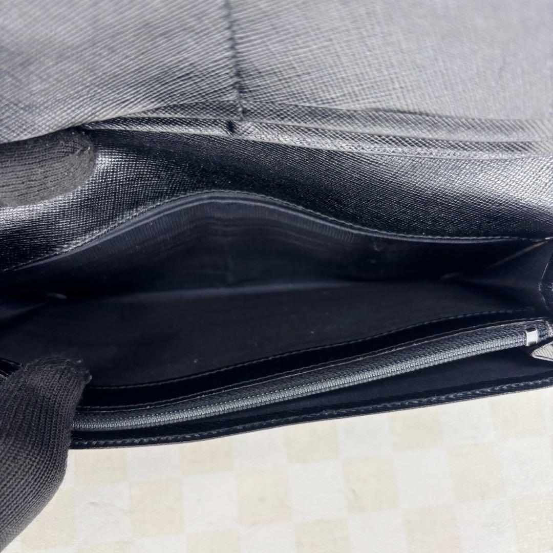 極美品　PRADA プラダ　長財布　二つ折り　M88