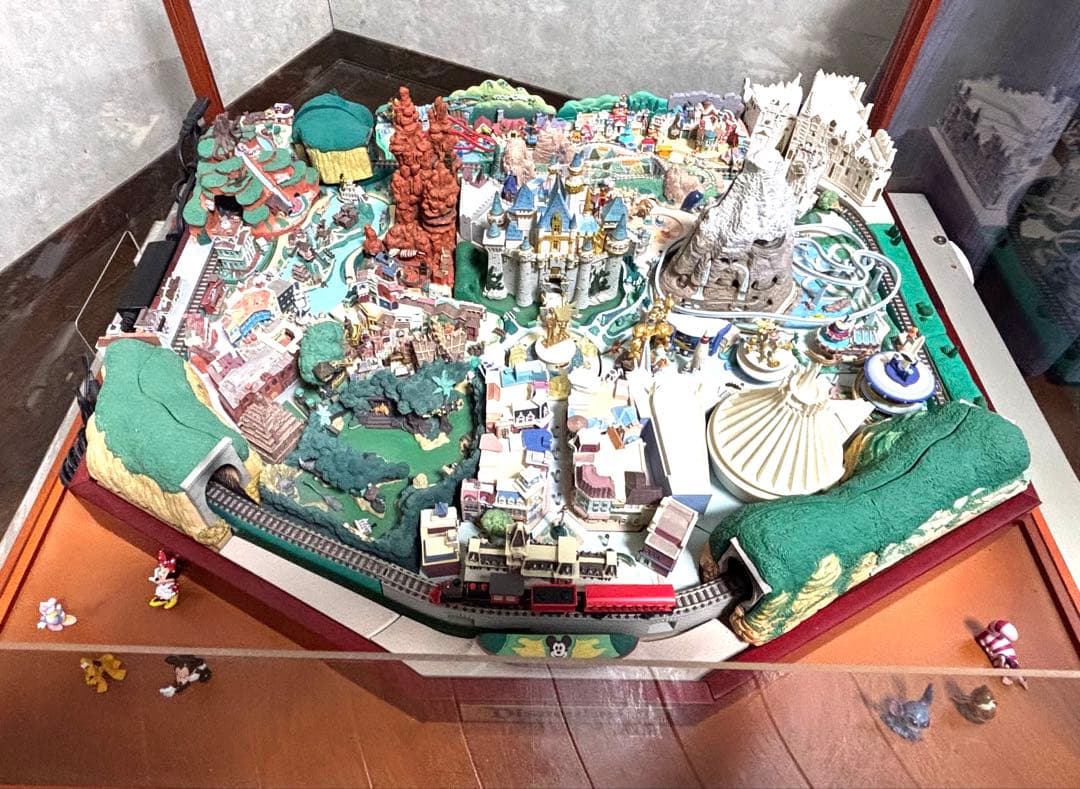 【お値下げしました】ディアゴスティーニ ディズニーランド ジオラマ 完成品