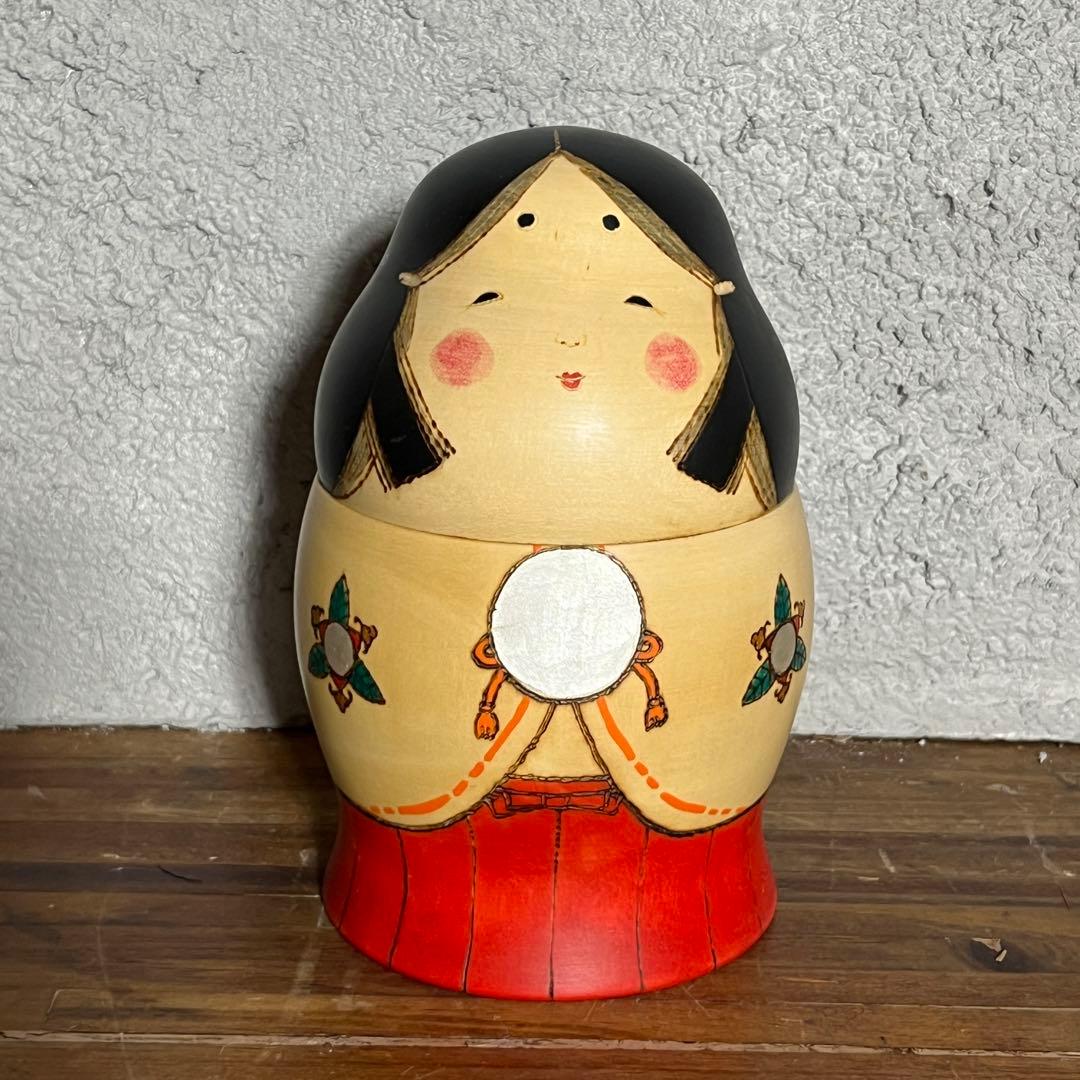 【現代名工】関口三作 作 おかめ こけし 木製人形 川連漆器 共箱付き