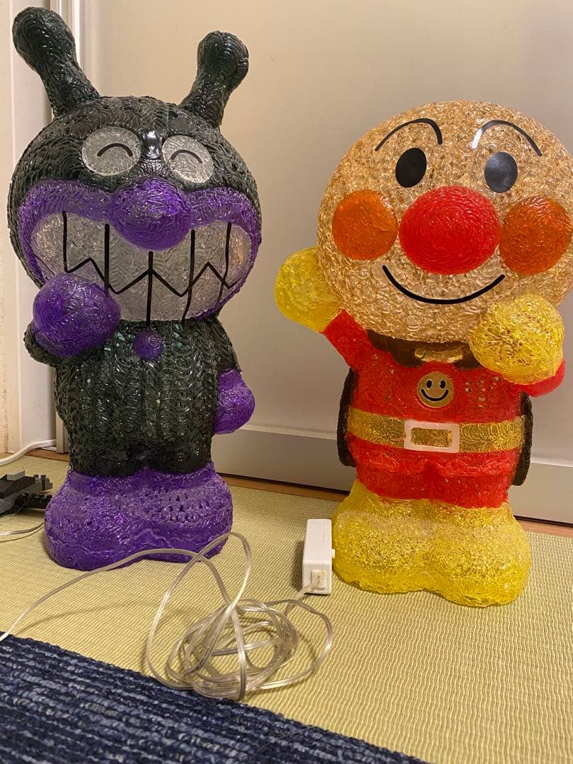 アンパンマン、バイキンマン　置物