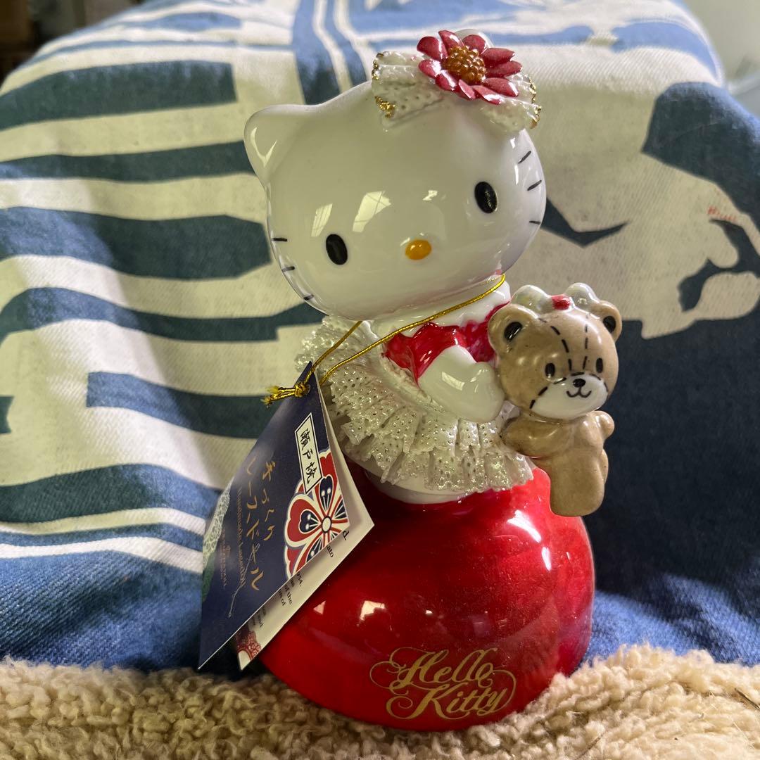 キティ35周年記念オルゴールテディベア持ち