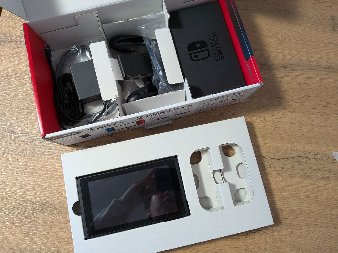 Nintendo Switch 本体【コントローラー無し】