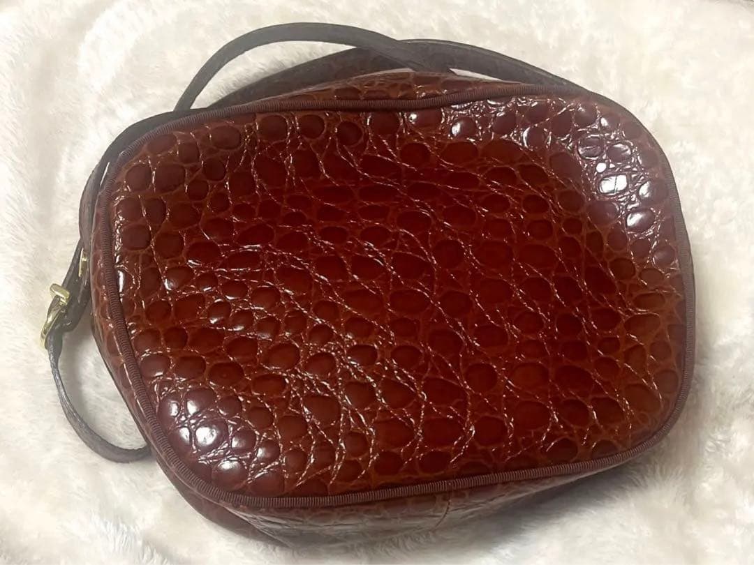 サルヴァトーレフェラガモ レザー ショルダーバッグ ヴァラ クロコ