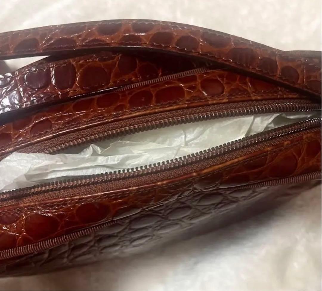 サルヴァトーレフェラガモ レザー ショルダーバッグ ヴァラ クロコ