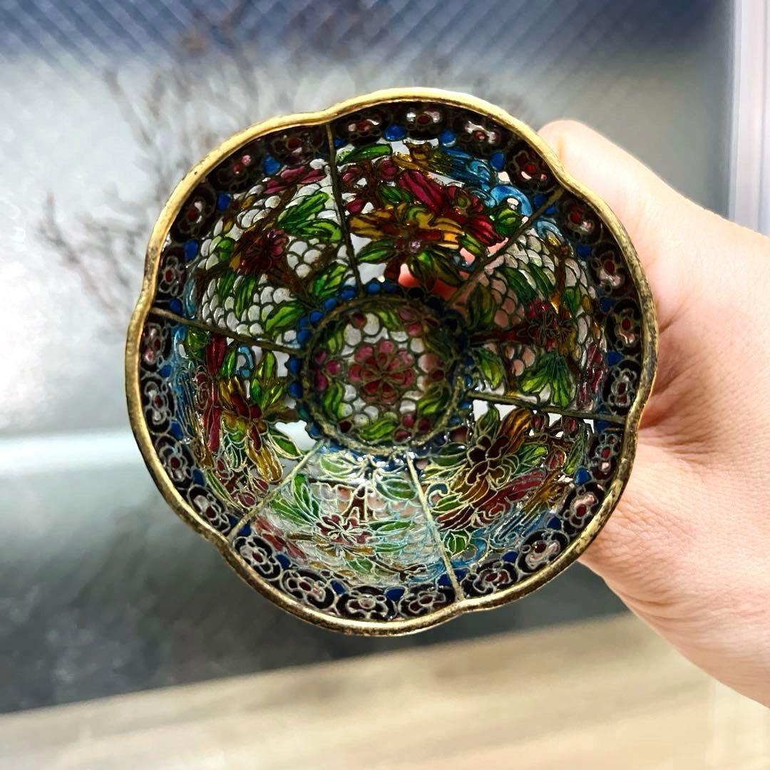 骨董　ガラス七宝　透胎七宝　省胎七宝　透かし技法　彩色花綴り　輪花フチ　盃