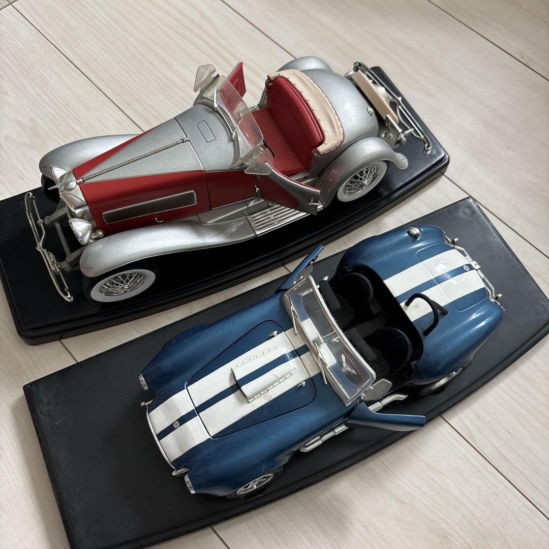 ミニカー 1/18 2台セット コブラ＆レトロカー 台座付き ダイキャストモデル